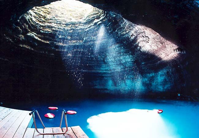 The Pantheon Pool at the Homestead Resort, Utah, USA