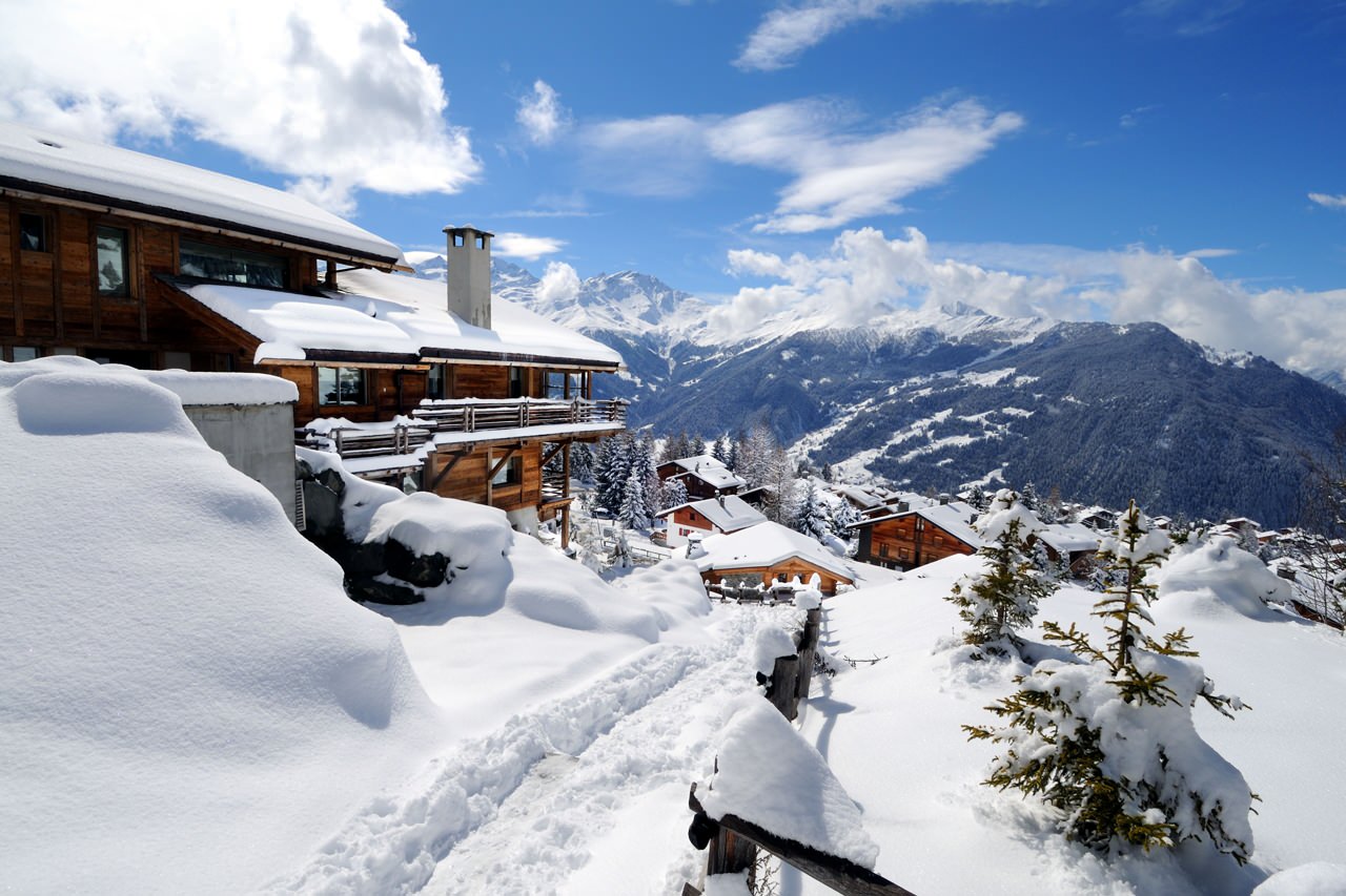 Top Ten Chalets with stunning Snowy Views-6